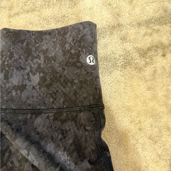 Lululemon Wunder Train 25inch - Picture 2 of 3